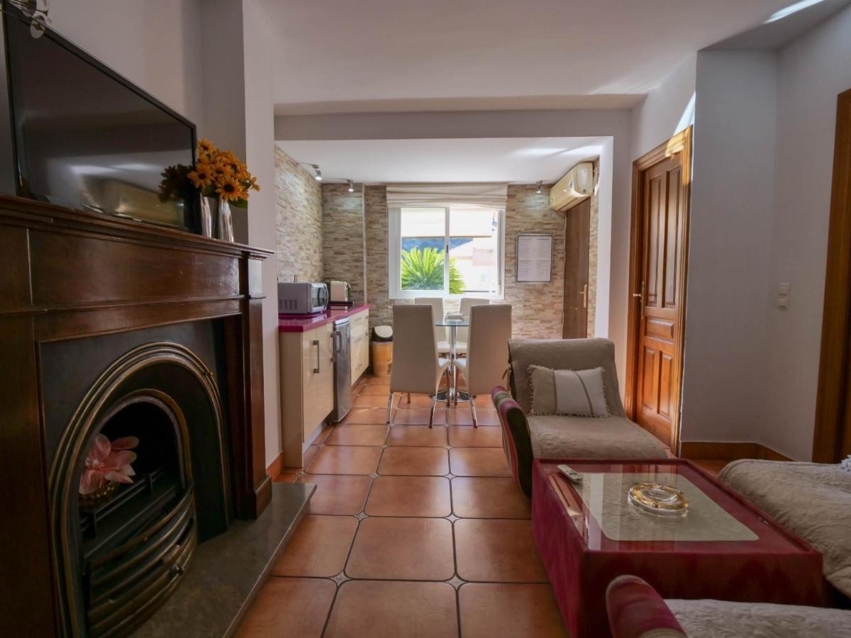 Apartamentos Turisticos Tronca Luxury Гранада Экстерьер фото