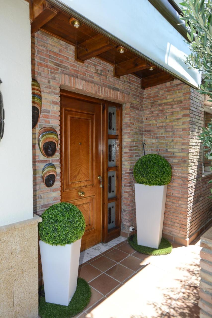 Apartamentos Turisticos Tronca Luxury Гранада Экстерьер фото